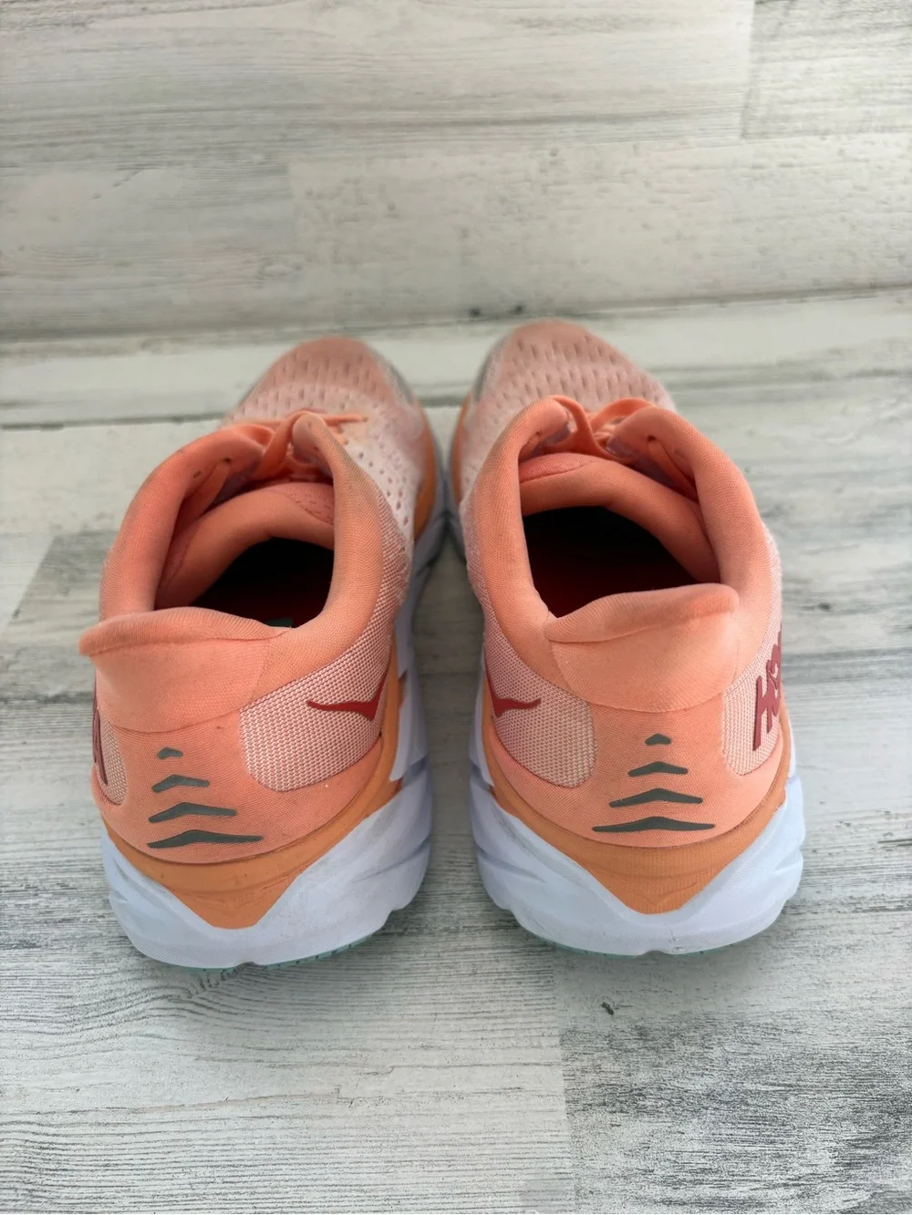 HOKA Women’s Size 9.5 Clifton 8 Lace Up Running Shoes In Peach